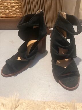 Twist-Strap Black Suede Block Heel Sandals
